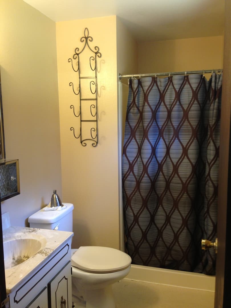 Greenbank Apartment: 925 Classic Road