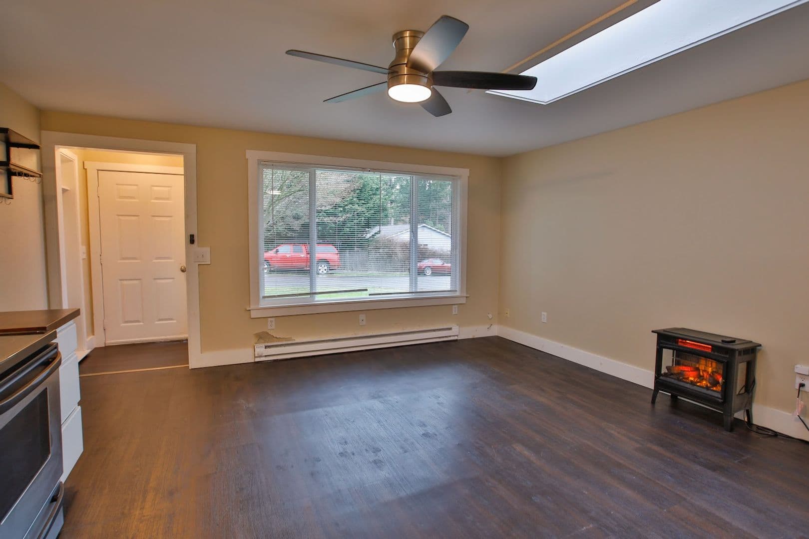Clinton Apartment: 7891 San Juan Avenue
