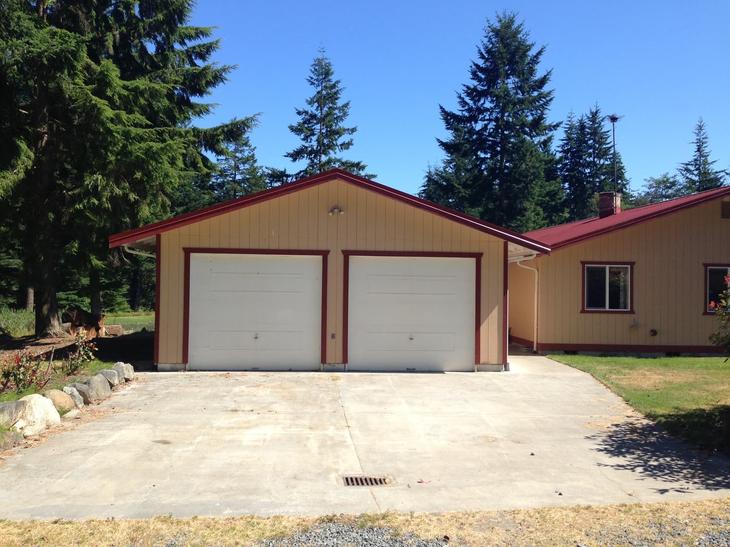 Greenbank Apartment: 925 Classic Road