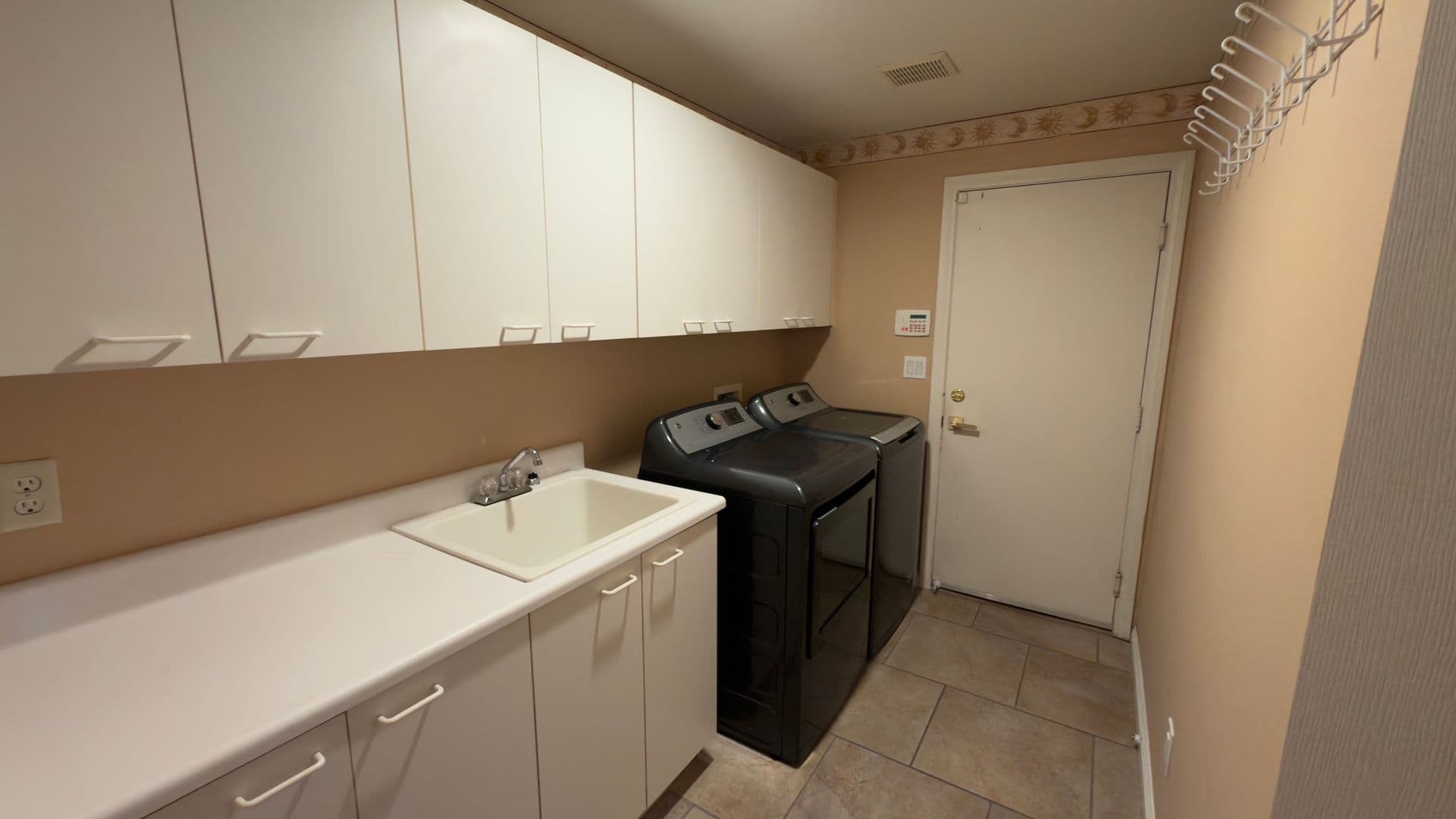 Las Vegas House: 10619 Sunwind Ave