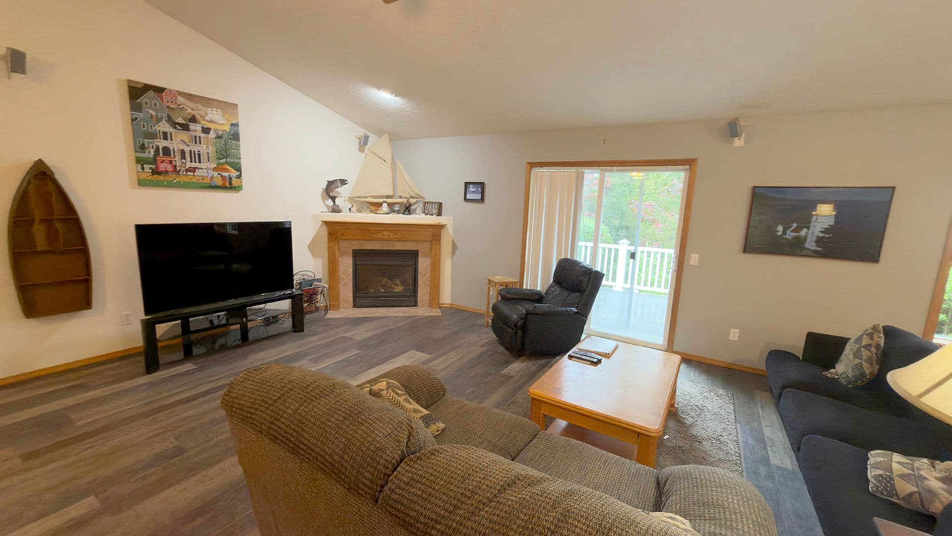 Warrenton House: 90587 Lake View Rd