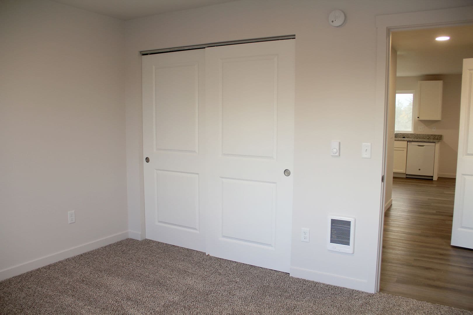 Warrenton Apartment: 79 NE Skipanon Dr