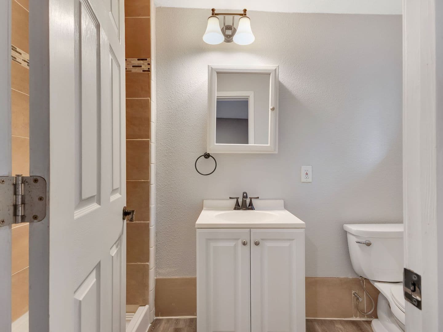Warrenton Apartment: 92256 Hummingbird Ln.