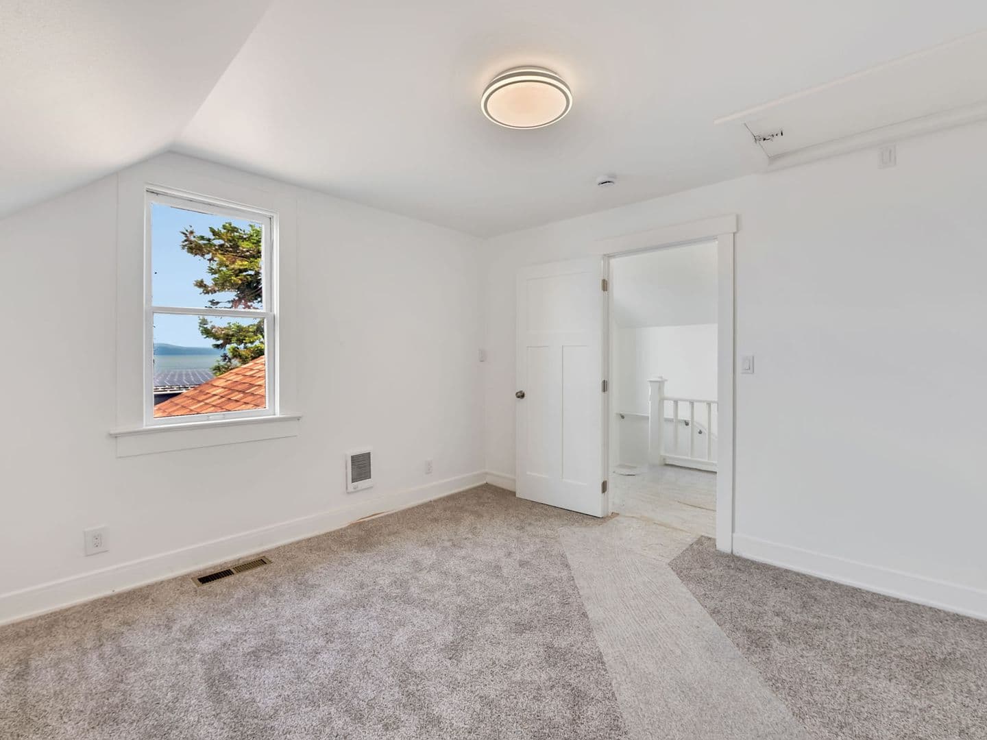 Astoria Apartment: 66 W Bond St. Unit A