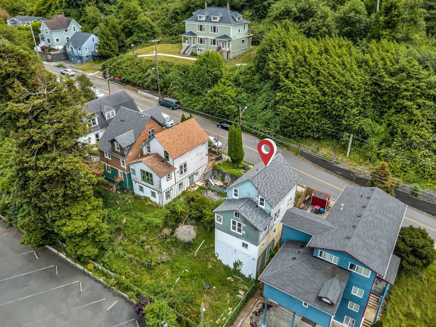 Astoria House: 70 W Bond St.