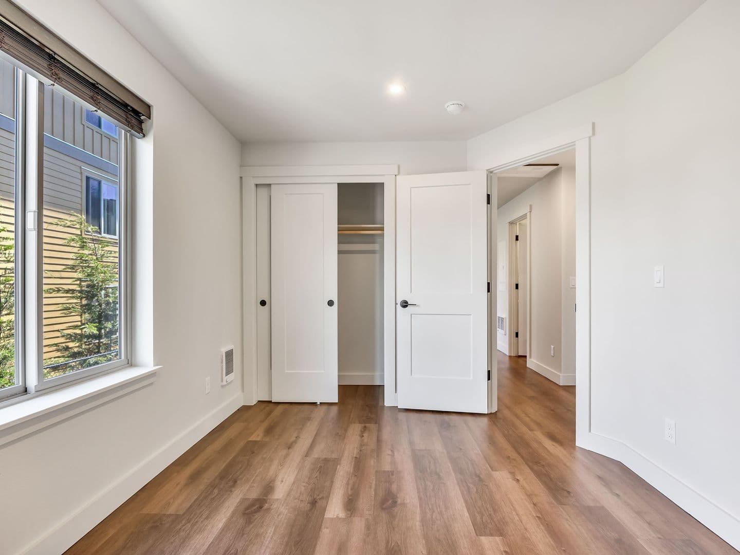Warrenton Apartment: 1313, 1315, 1317 SE Jetty Ave