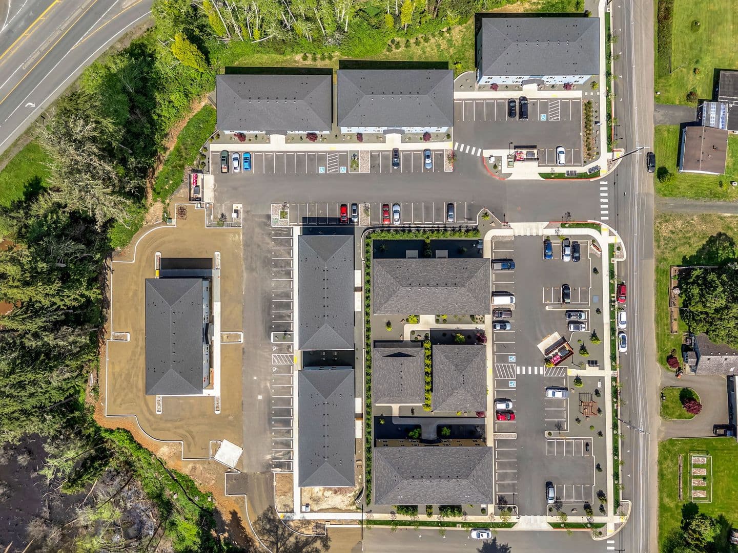 Warrenton Apartment: 1313, 1315, 1317 SE Jetty Ave