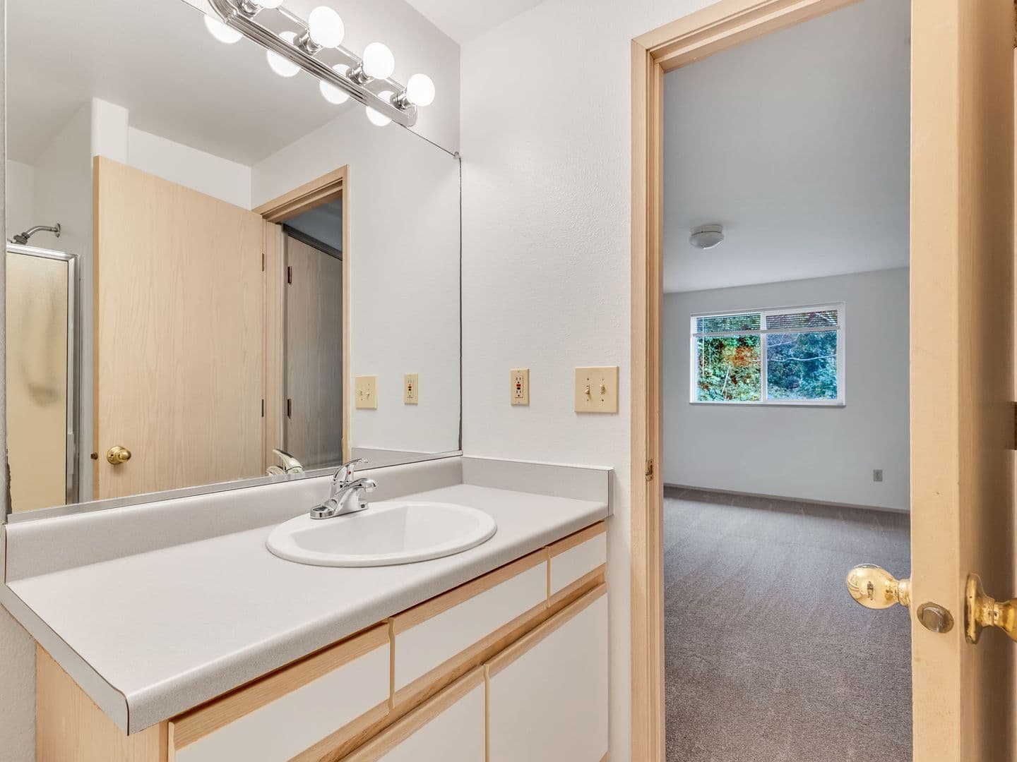 Seaside Apartment: 355 South Wahanna Rd