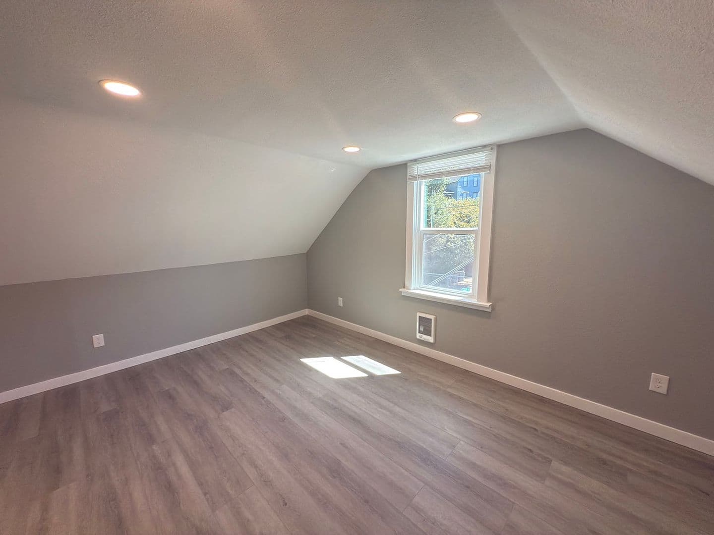 Astoria Apartment: 222 Alameda