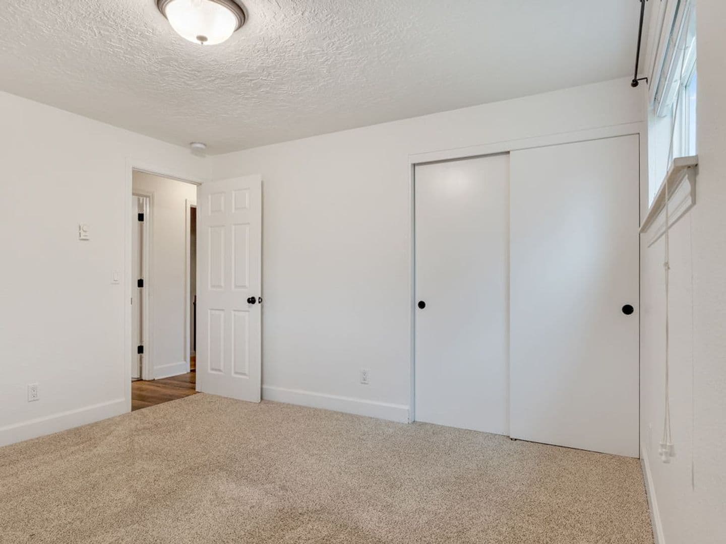 Seaside Apartment: 1601 Broadway St.