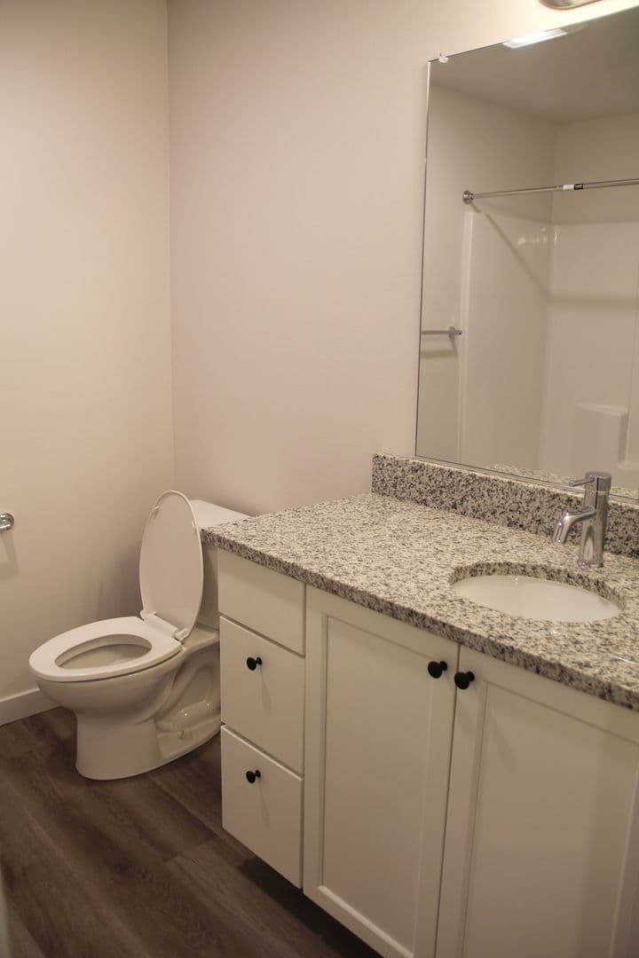 Warrenton Apartment: 79 NE Skipanon Dr