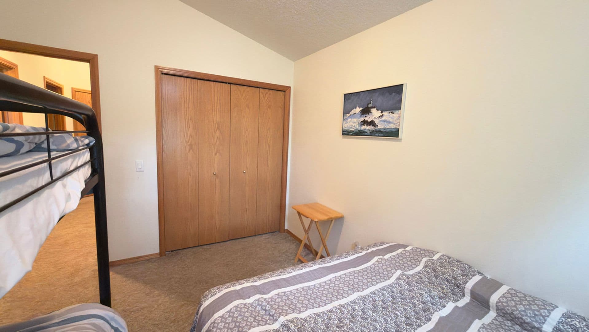 Warrenton House: 90587 Lake View Rd