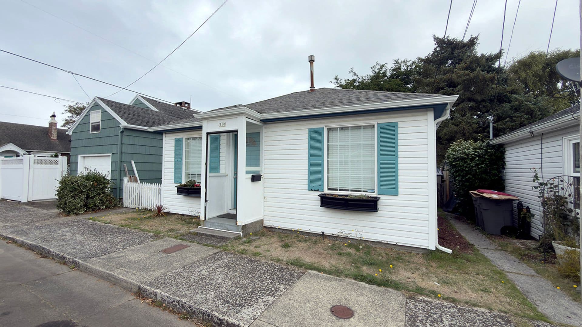 Seaside House: 310 Avenue K