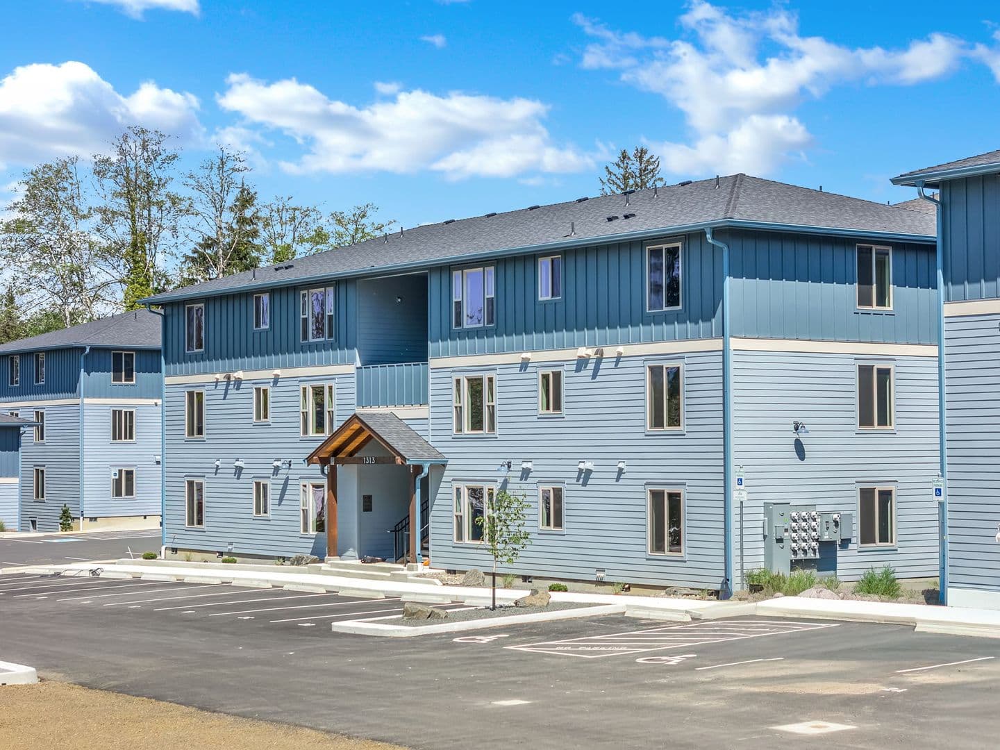 Warrenton Apartment: 1313, 1315, 1317 SE Jetty Ave