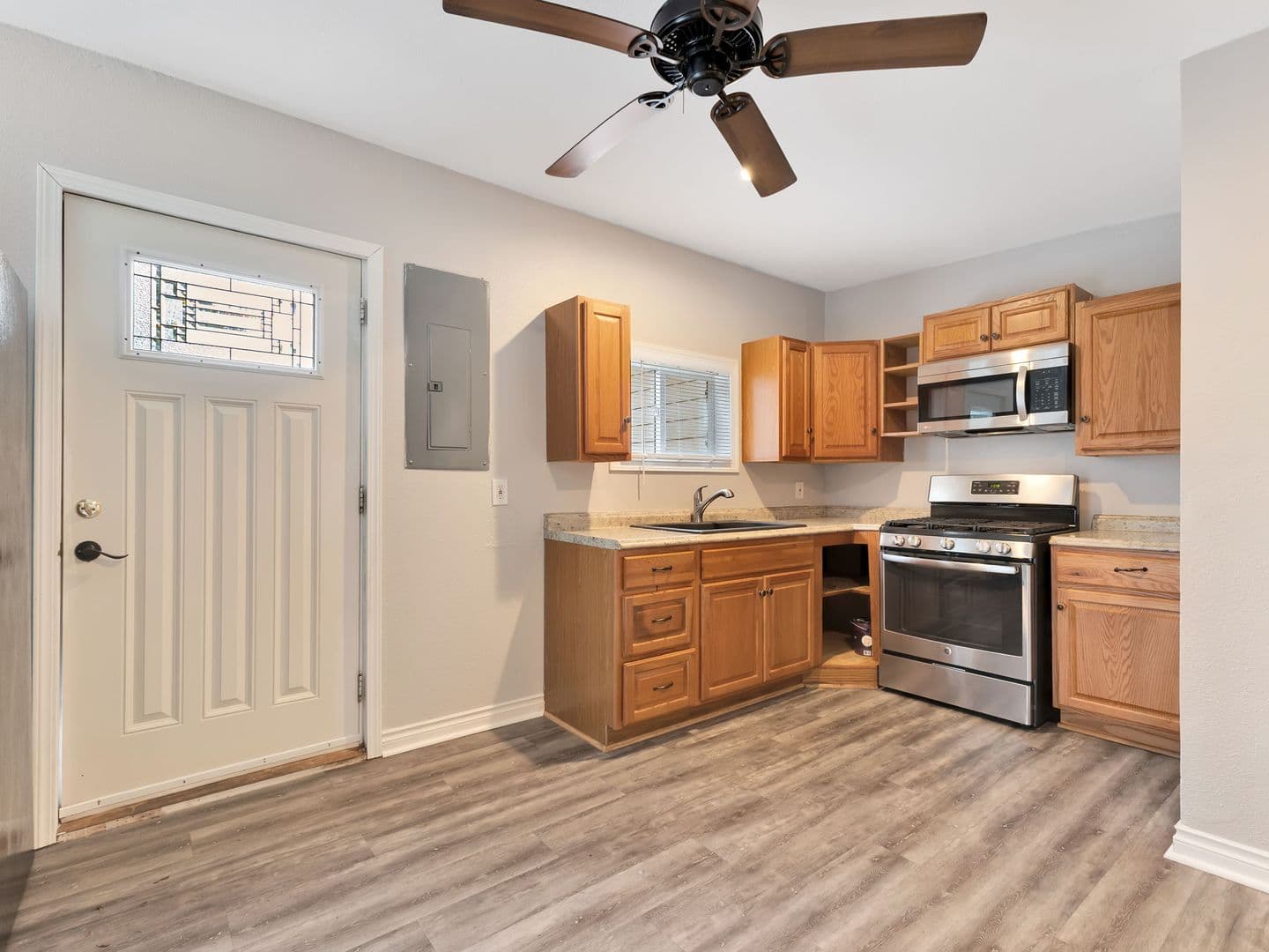 Warrenton Apartment: 92256 Hummingbird Ln.