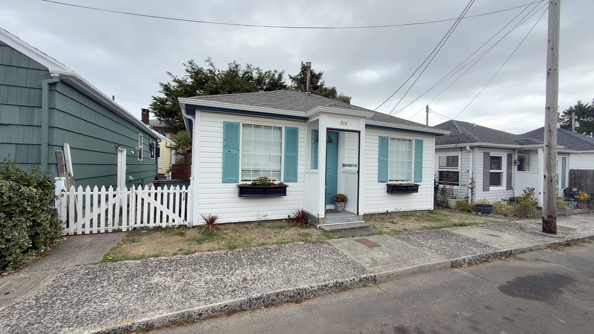 Seaside House: 310 Avenue K