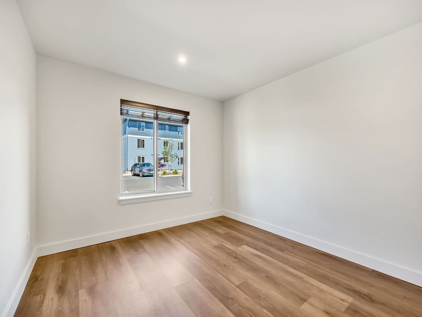 Warrenton Apartment: 1313, 1315, 1317 SE Jetty Ave