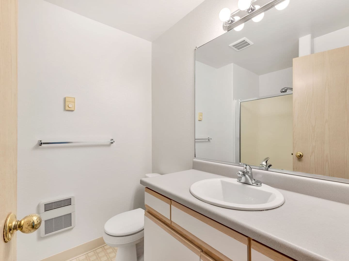 Seaside Apartment: 355 South Wahanna Rd