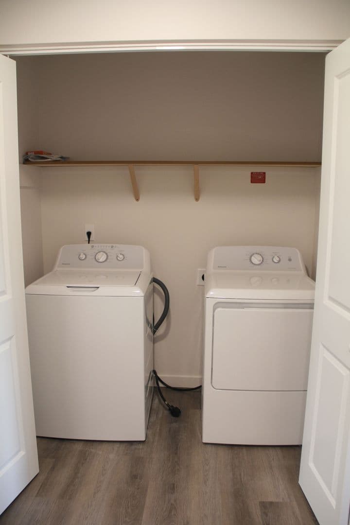 Warrenton Apartment: 79 NE Skipanon Dr