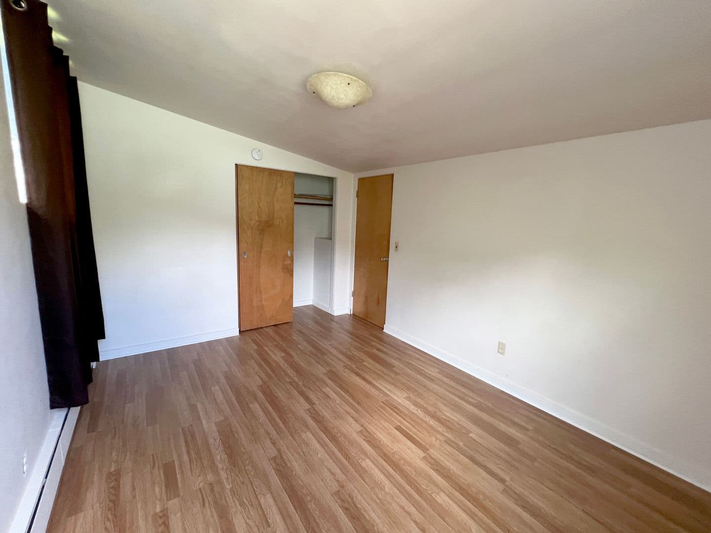 Astoria House: 496 37th St.