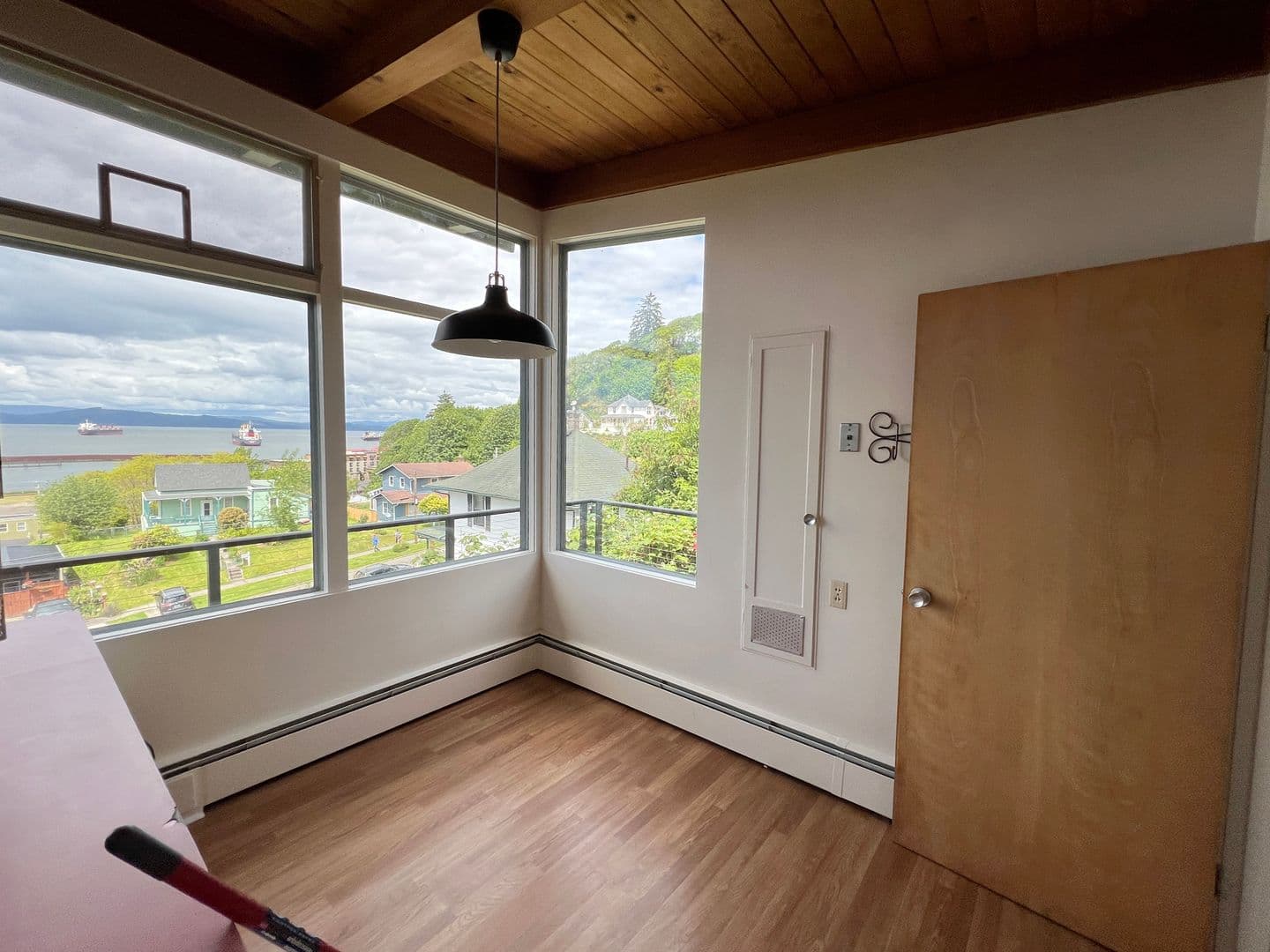 Astoria House: 496 37th St.