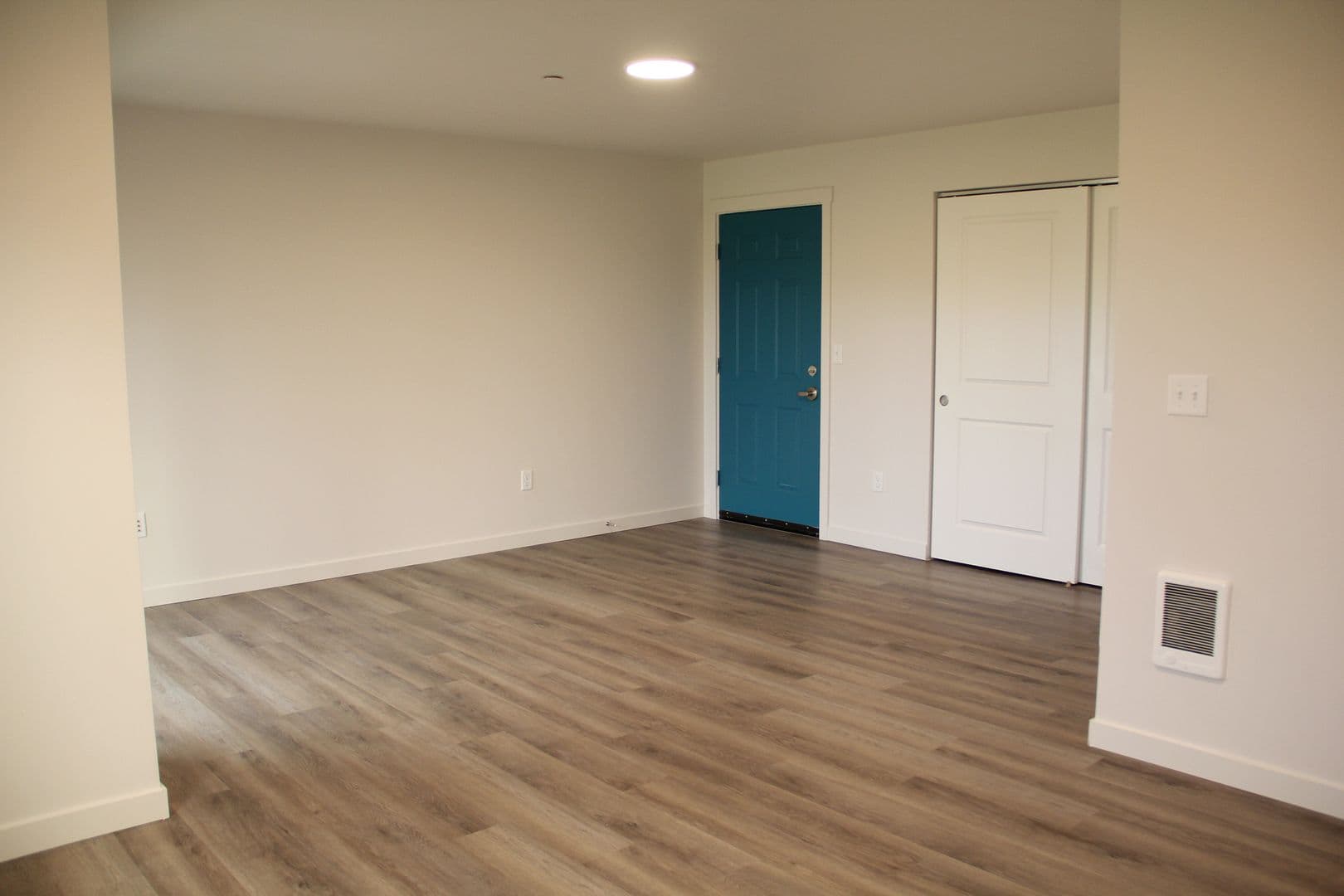Warrenton Apartment: 79 NE Skipanon Dr