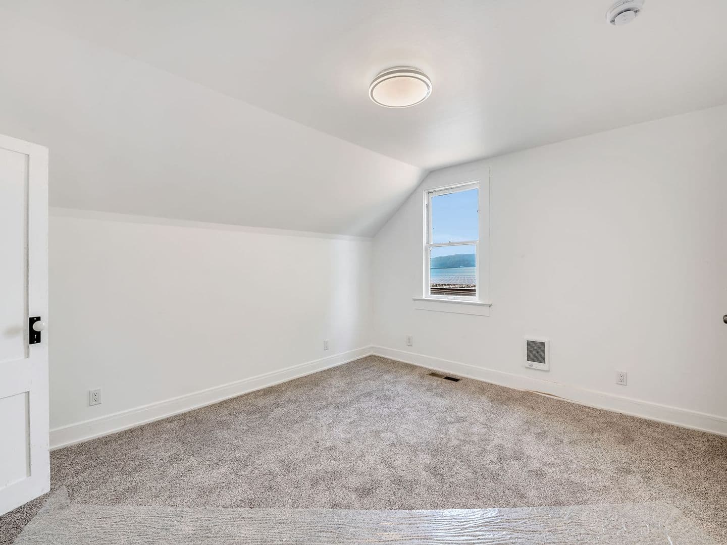 Astoria Apartment: 66 W Bond St. Unit A