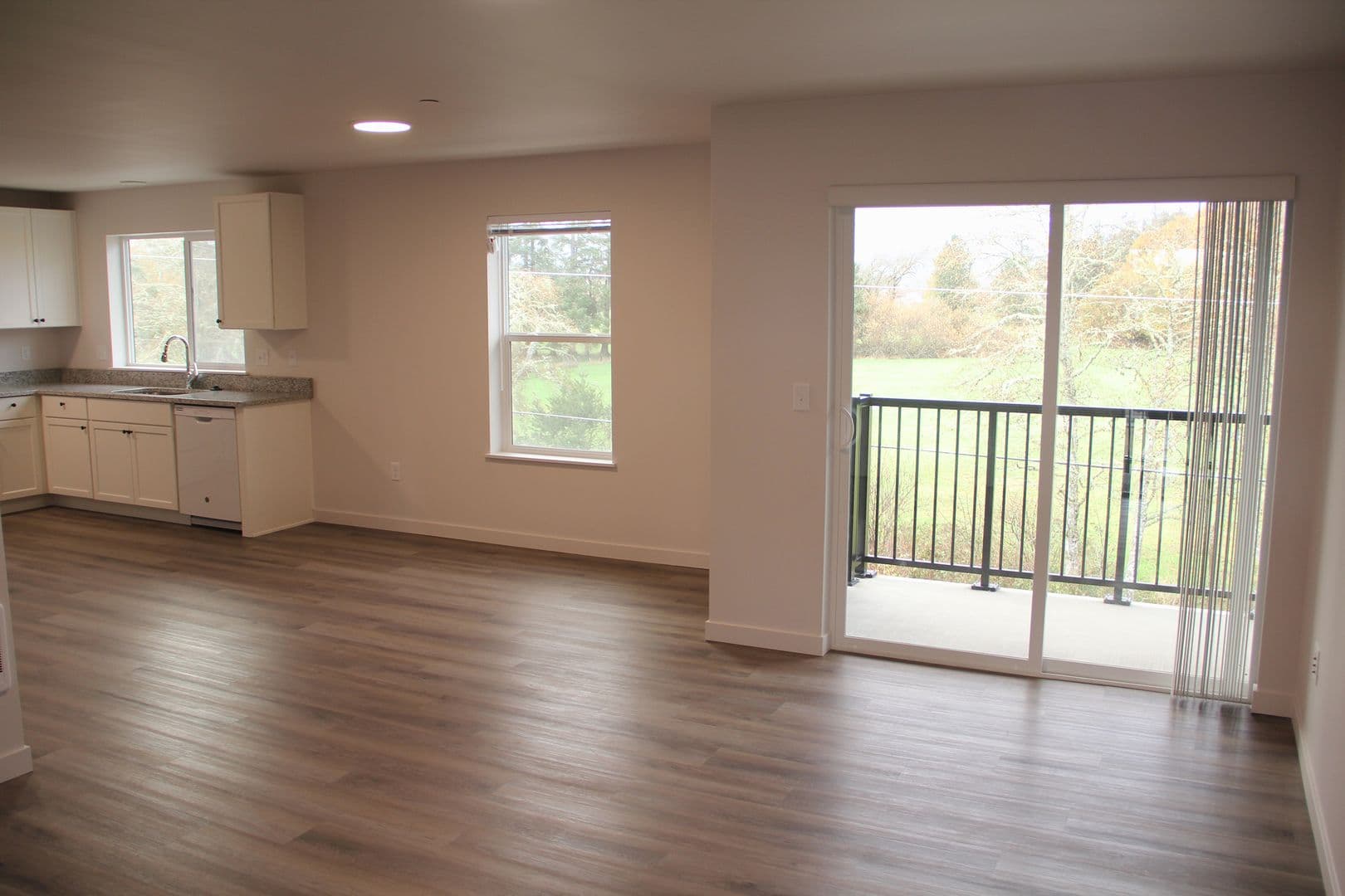 Warrenton Apartment: 79 NE Skipanon Dr