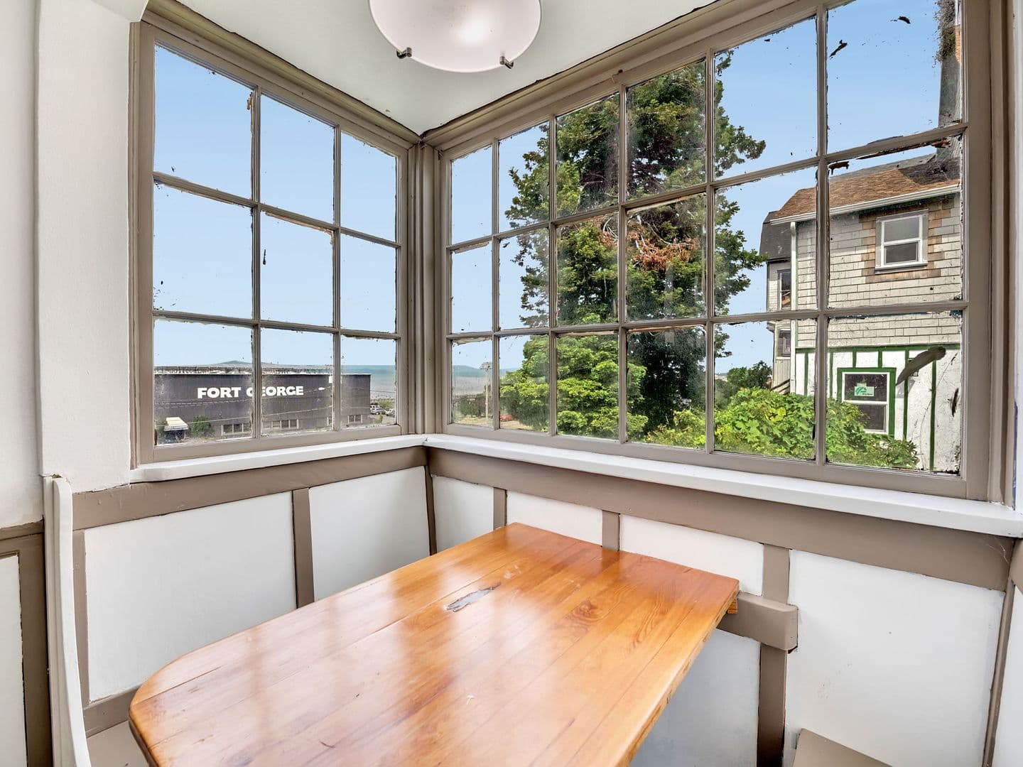 Astoria House: 70 W Bond St.