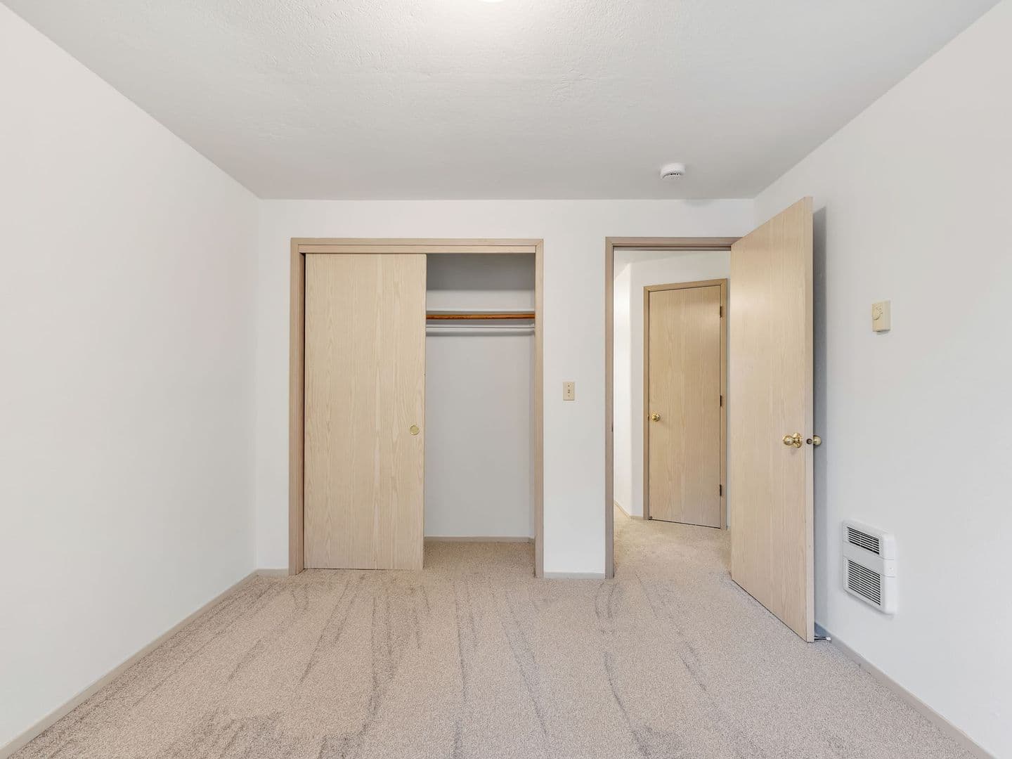 Seaside Apartment: 355 South Wahanna Rd