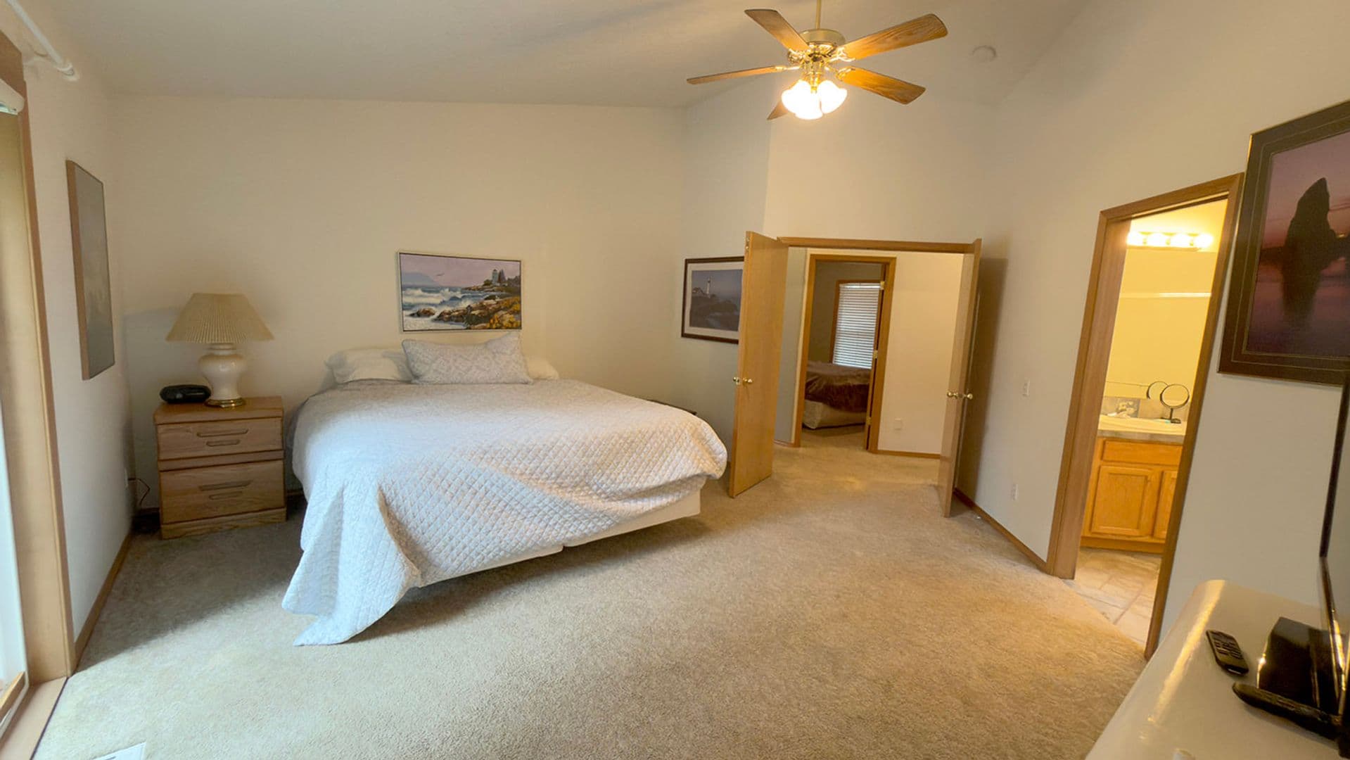 Warrenton House: 90587 Lake View Rd