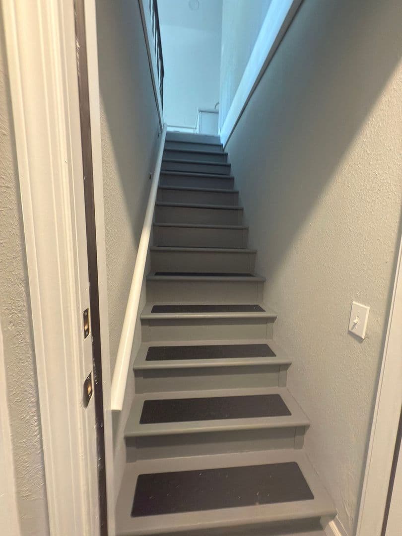 Astoria Apartment: 222 Alameda