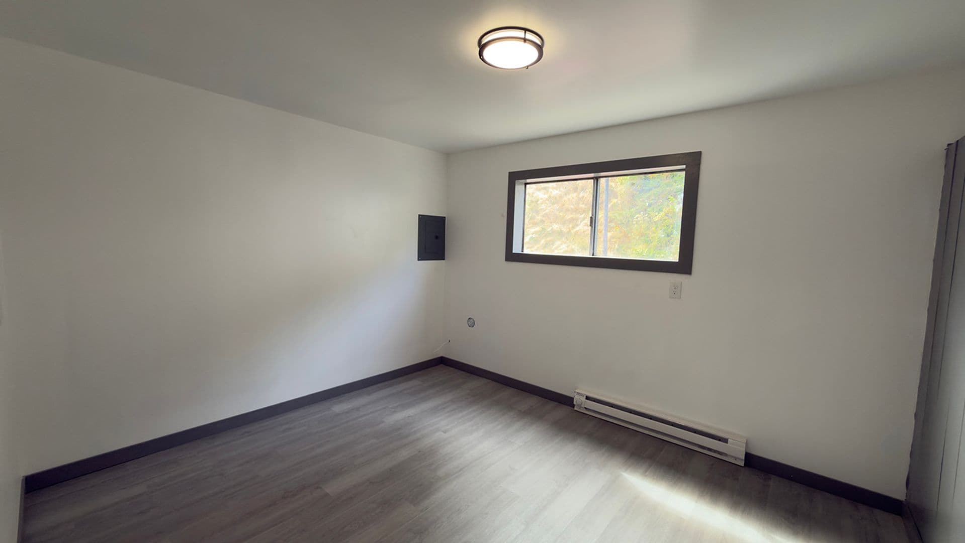 Astoria Apartment: 450 Commercial St. 1 & 2