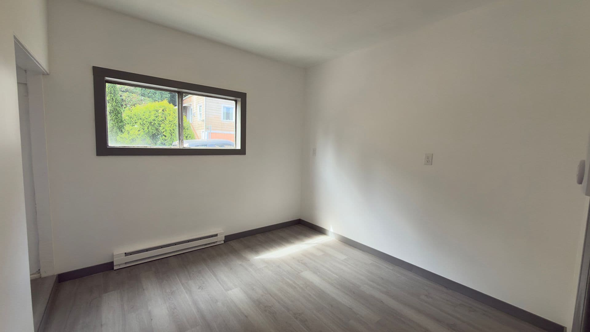 Astoria Apartment: 450 Commercial St. 1 & 2