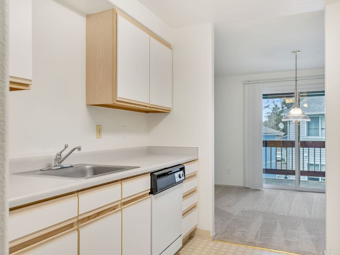 Seaside Apartment: 355 South Wahanna Rd