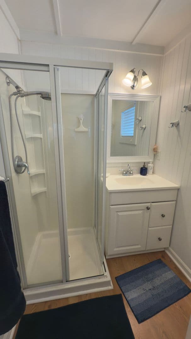 Seaside House: 314 4th Ave #5