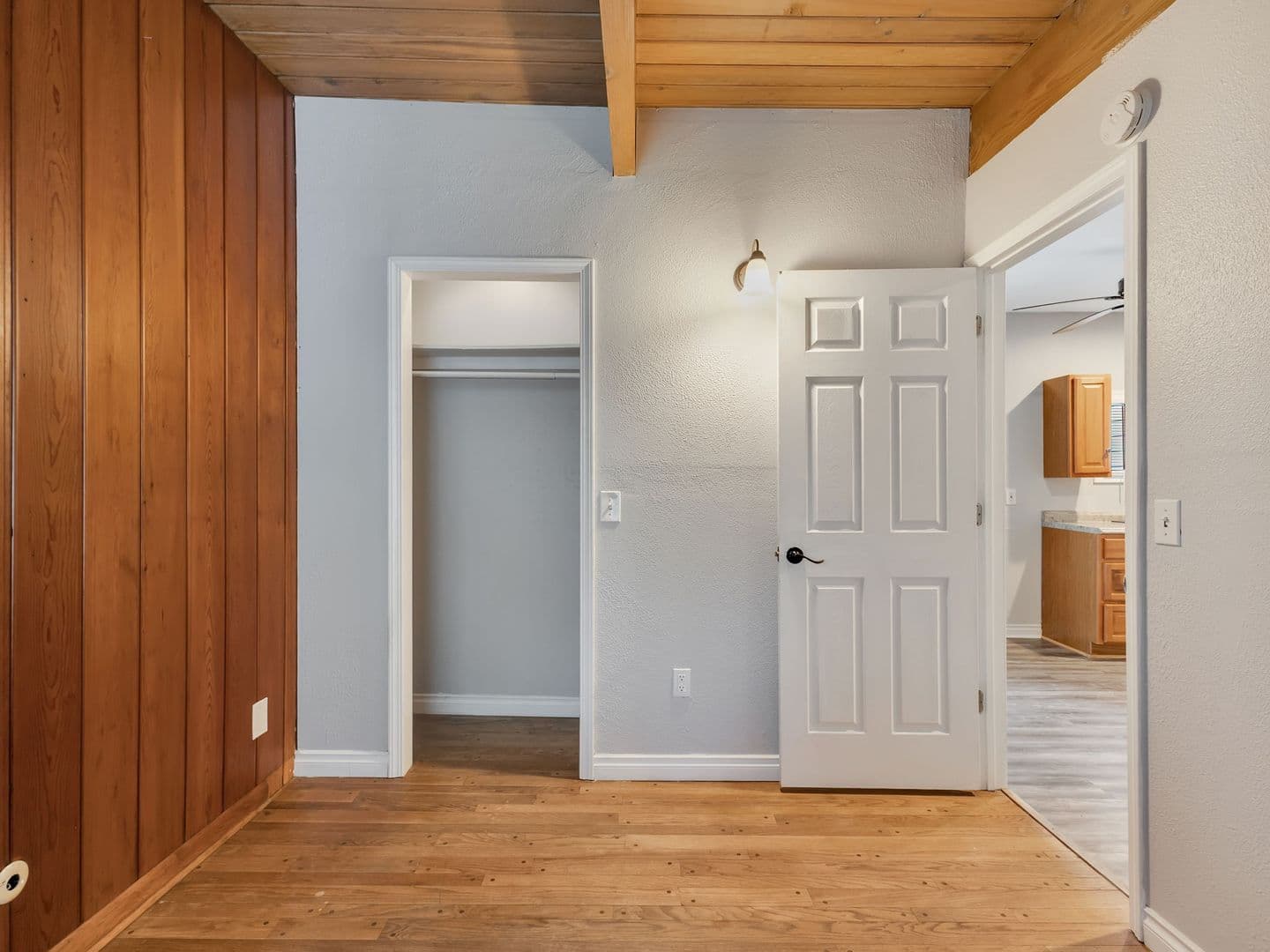 Warrenton Apartment: 92256 Hummingbird Ln.