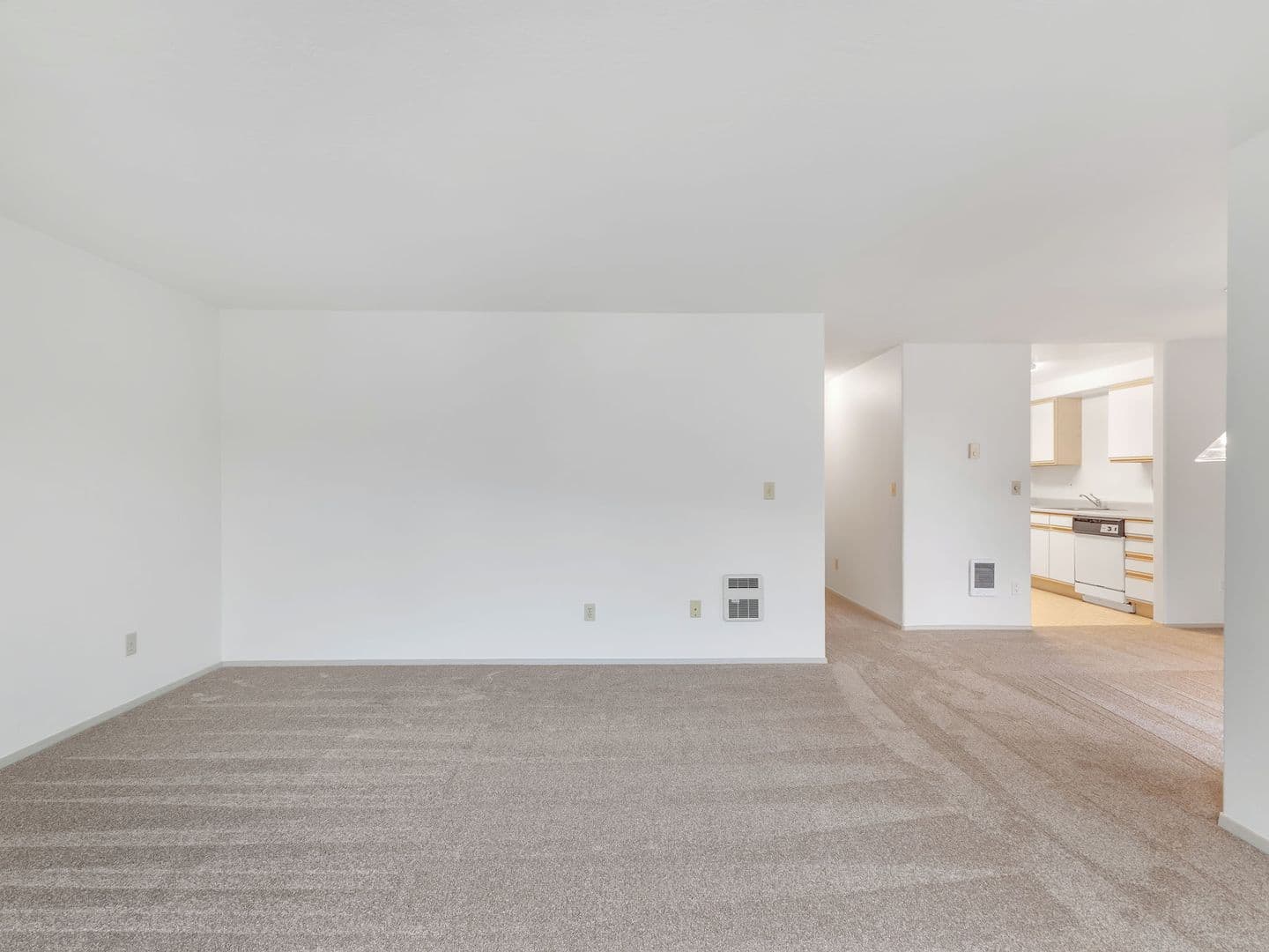 Seaside Apartment: 355 South Wahanna Rd