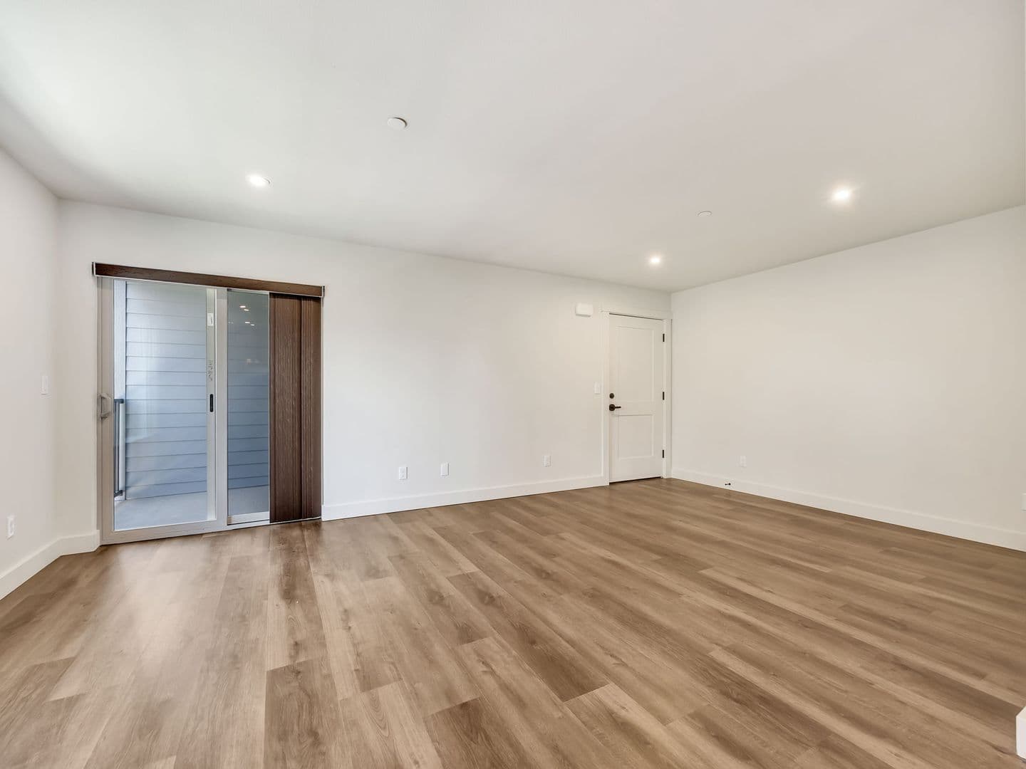 Warrenton Apartment: 1313, 1315, 1317 SE Jetty Ave