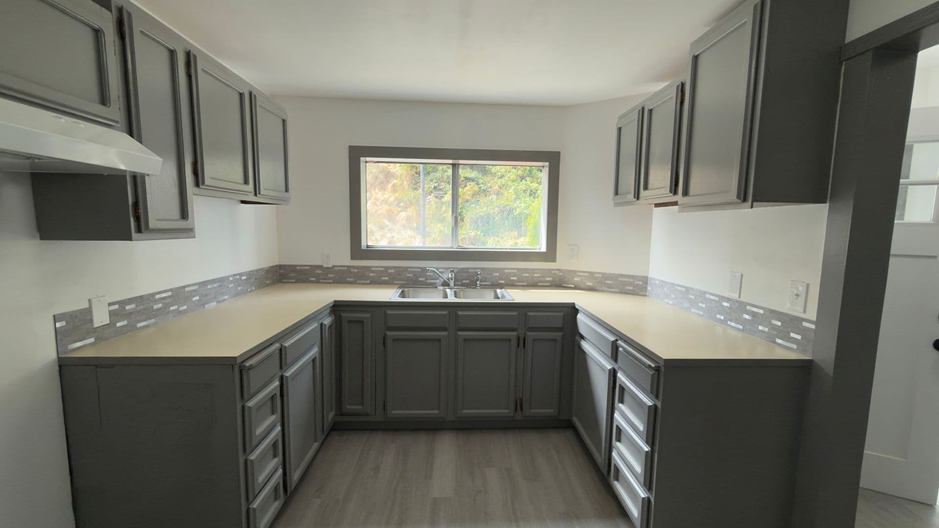 Astoria Apartment: 450 Commercial St. 1 & 2