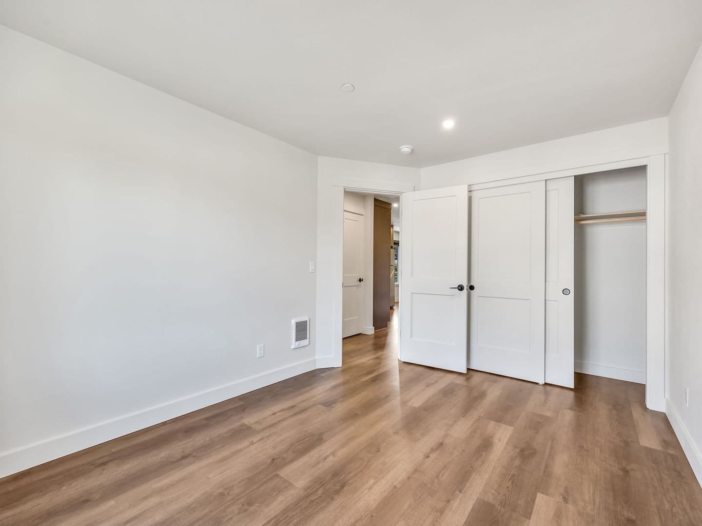 Warrenton Apartment: 1313, 1315, 1317 SE Jetty Ave