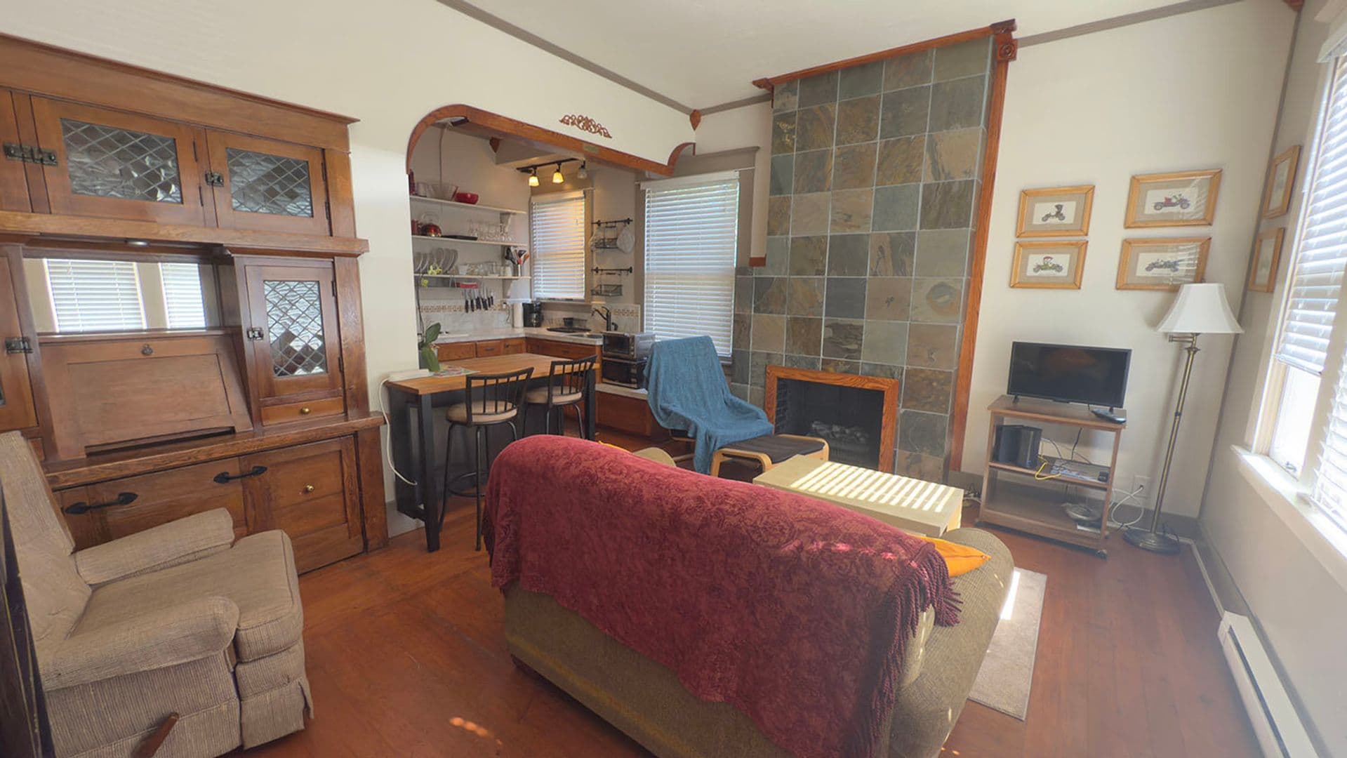 Astoria Apartment: 1320 Franklin Ave