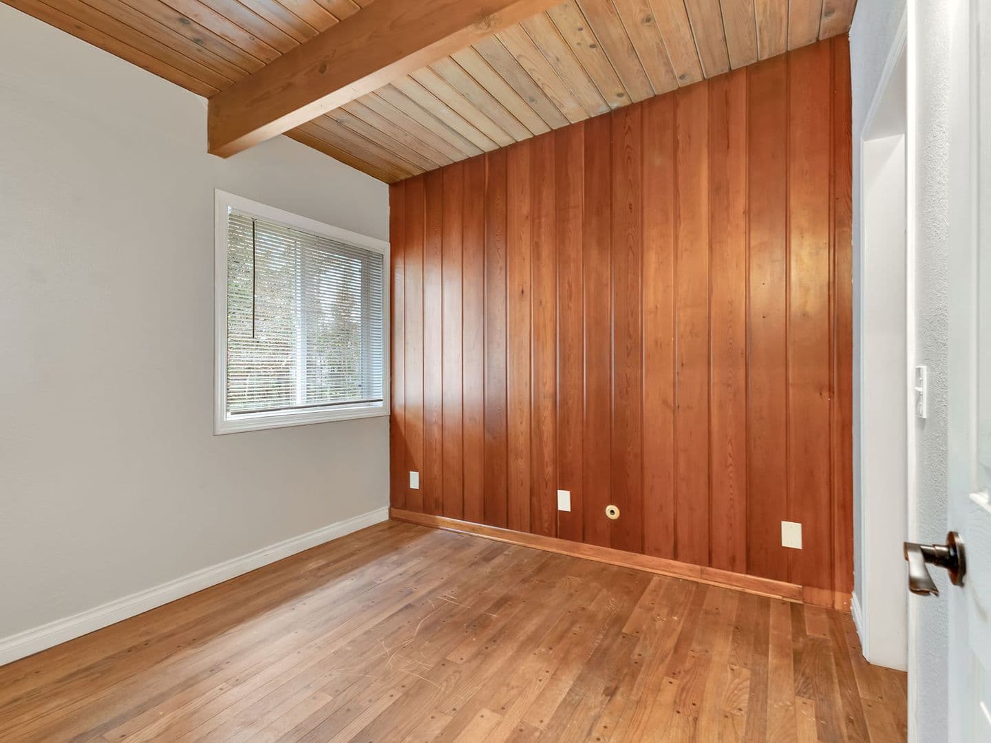 Warrenton Apartment: 92256 Hummingbird Ln.