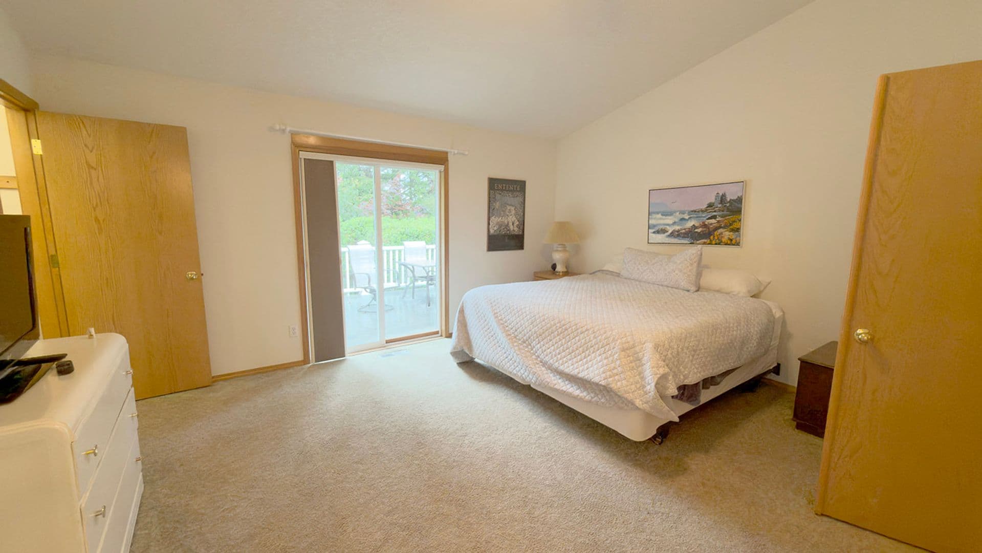 Warrenton House: 90587 Lake View Rd