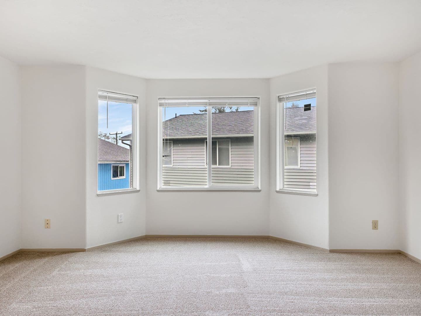 Seaside Apartment: 355 South Wahanna Rd