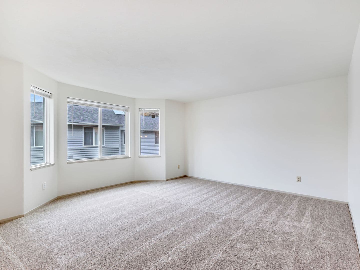 Seaside Apartment: 355 South Wahanna Rd