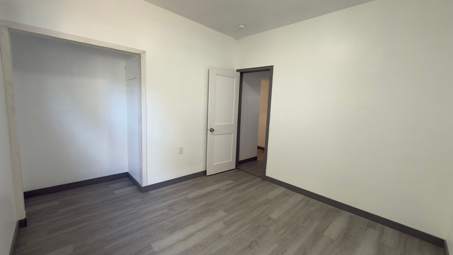 Astoria Apartment: 450 Commercial St. 1 & 2