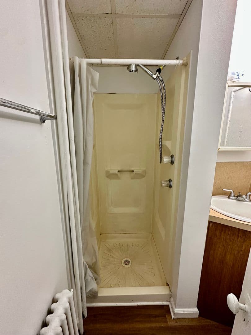 Allentown Apartment: 216 N 4th St.