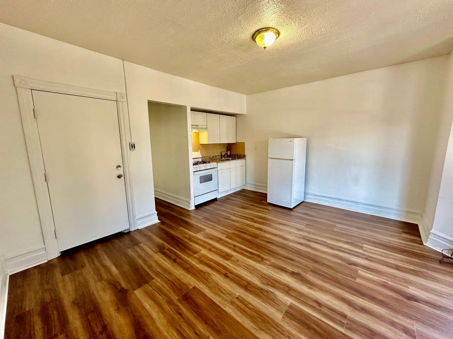 Allentown Apartment: 216 N 4th St.
