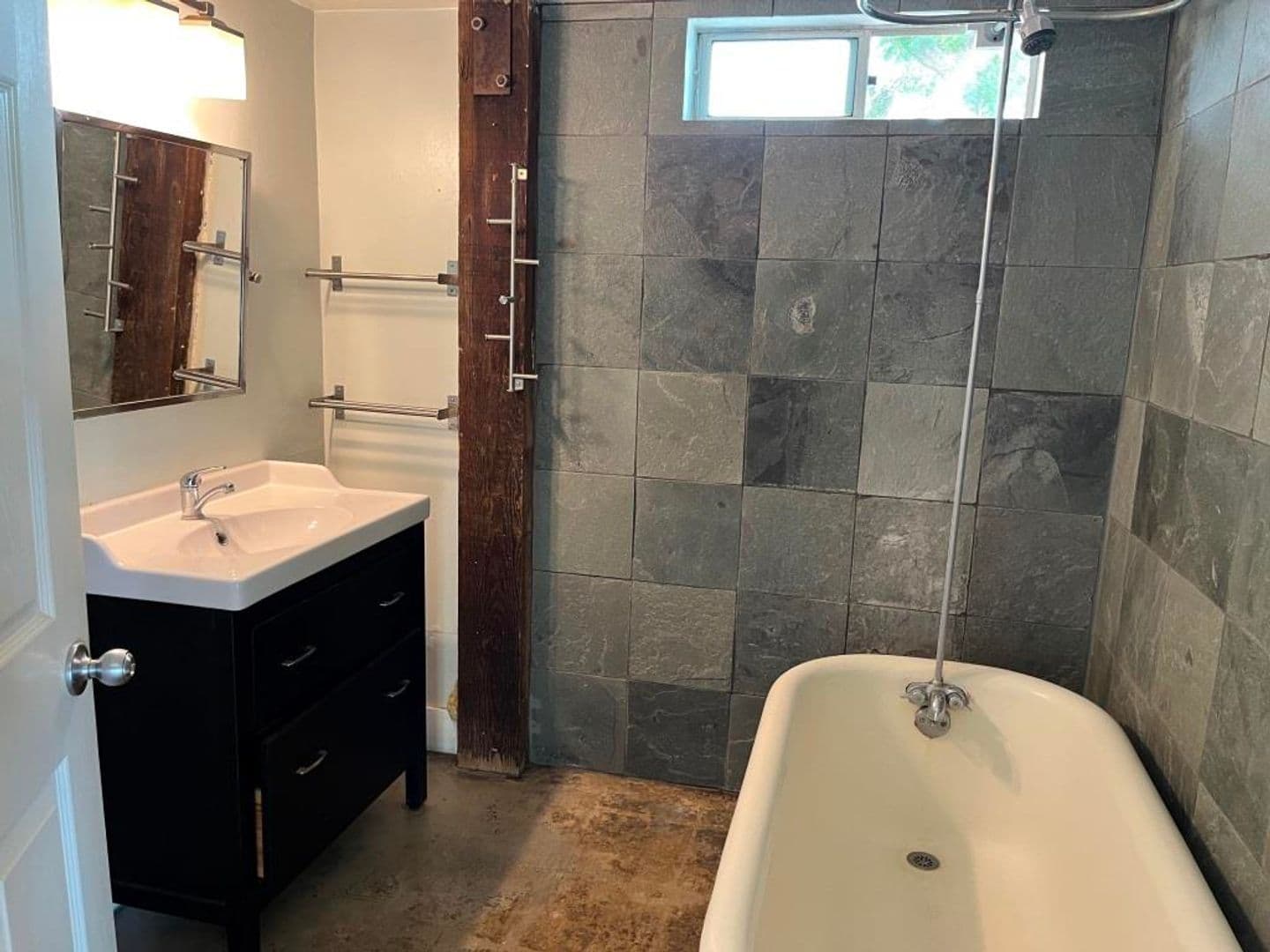 Vista Apartment: 1435 Wild Acres Road